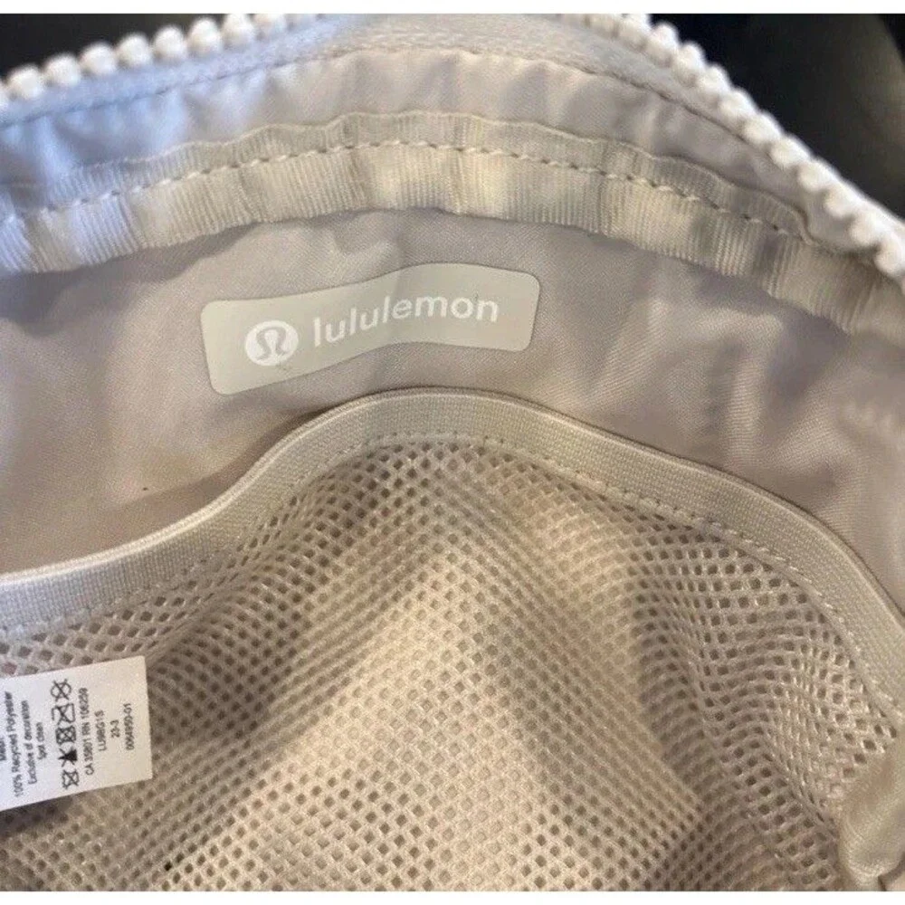 Lululemon Everywhere Belt Bag One Size LU9B8PS WNDM White/cream